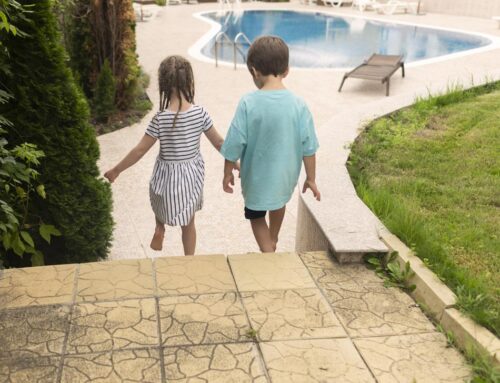 Bambini e protezione piscina: la sicurezza non è un optional!
